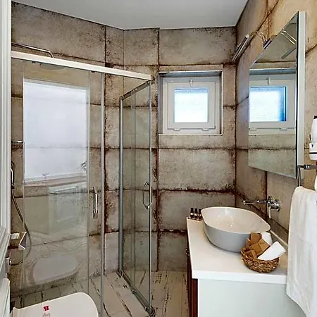 Otel Rhodium