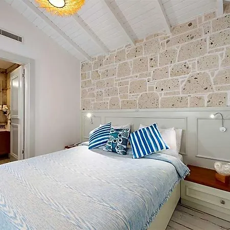 Otel Rhodium *